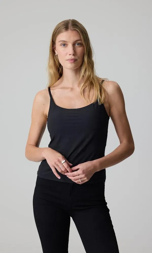 Supersoft -alustoppi, jossa integroidut rintaliivit