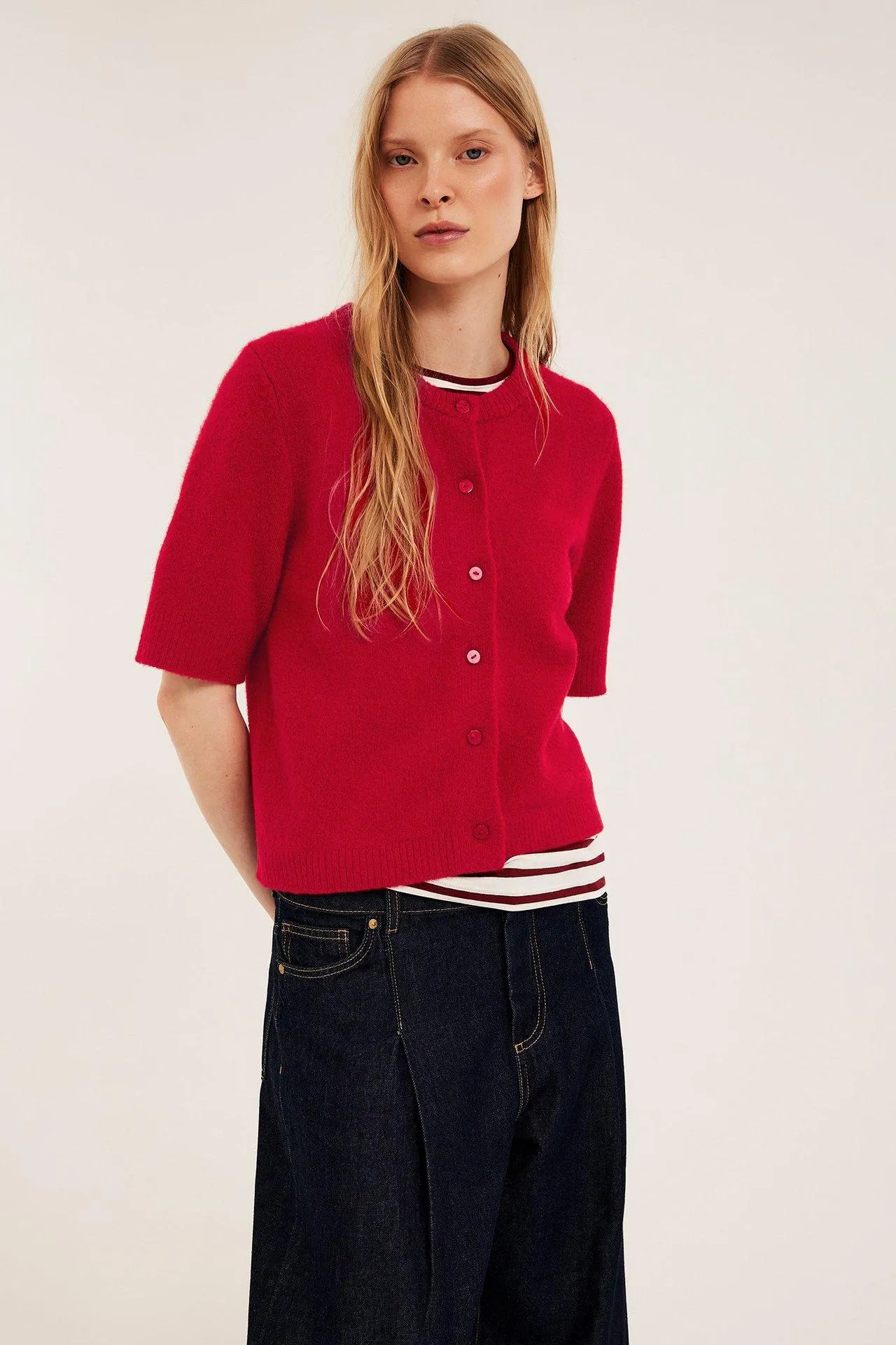 Lyhythihainen neuletakki