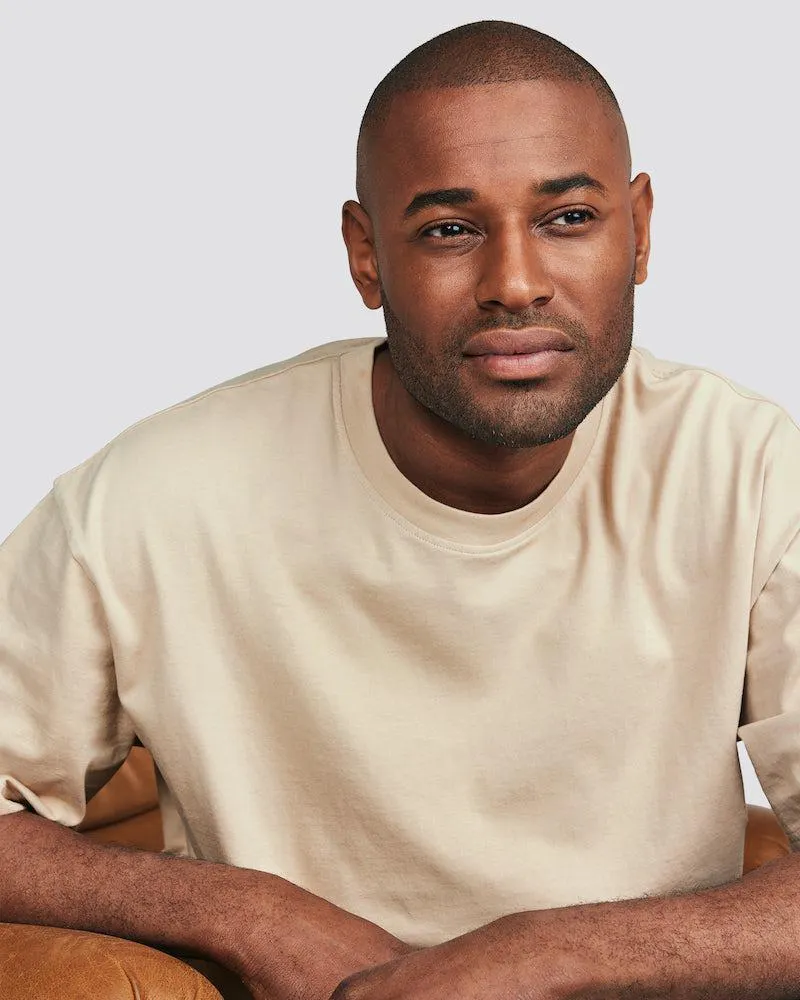 T-paita, väljä istuvuus