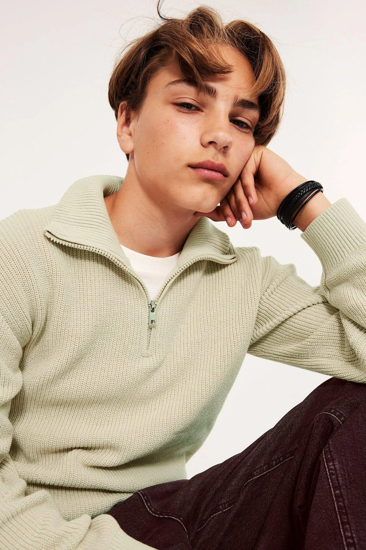 Neulepusero, jossa on vetoketju