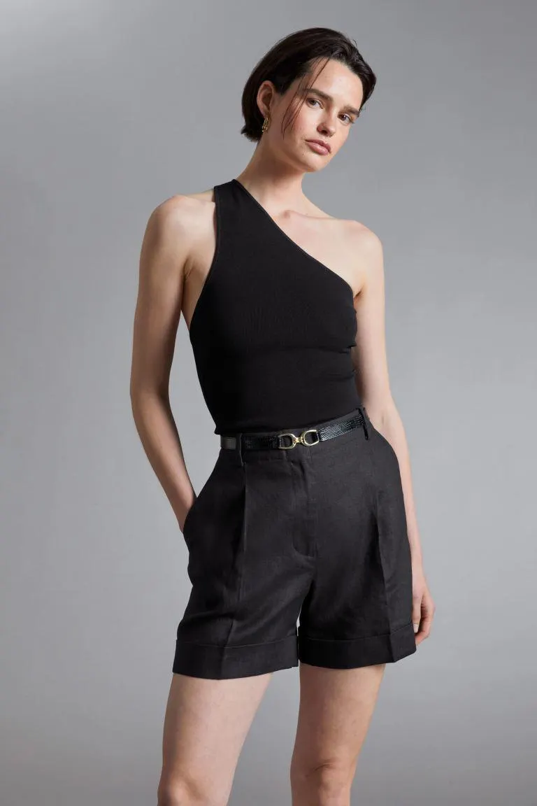 Tailored Wide-Leg Linen Shorts
