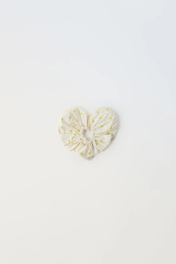 POLKA DOT PRINT HEART SCRUNCHIE