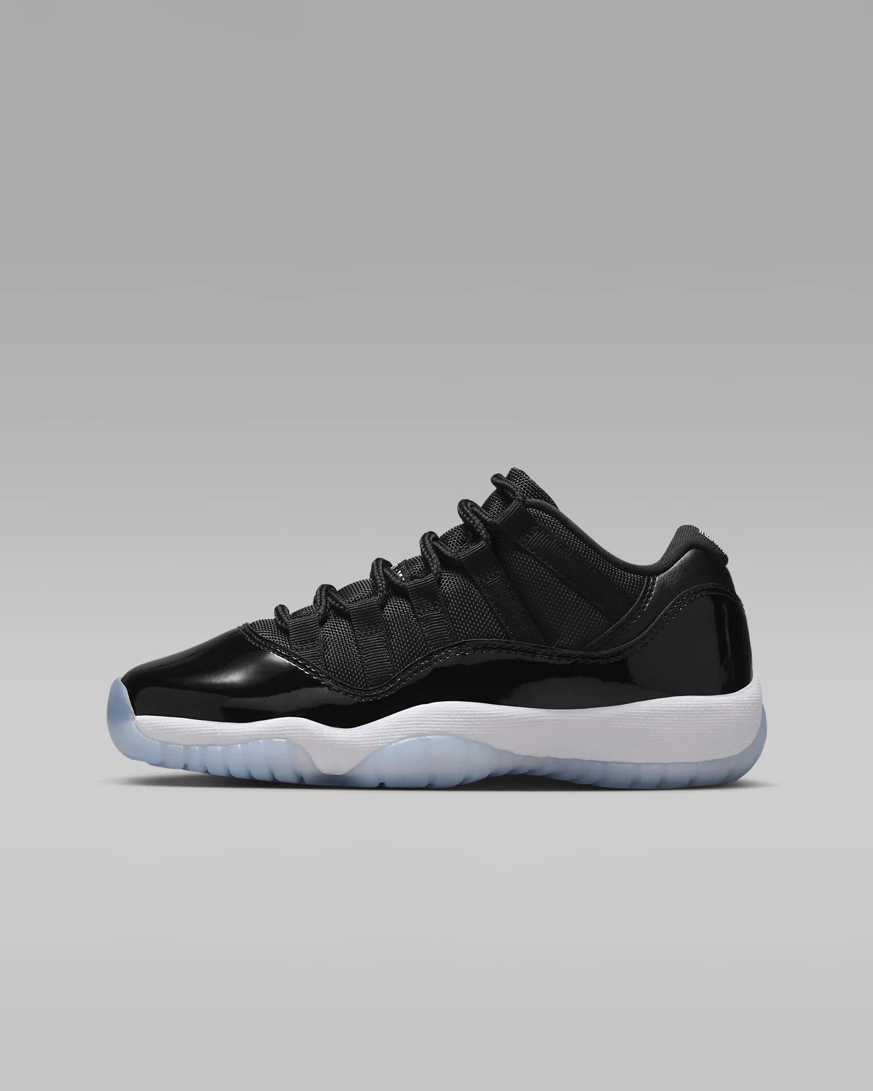 Air Jordan 11 Retro Low 'Black/Varsity Royal'