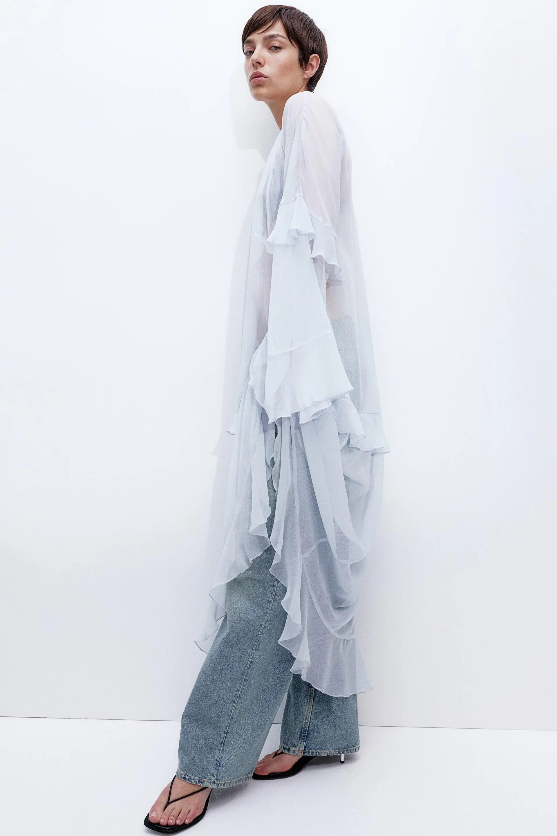 Röyhelöinen sifonkimekko