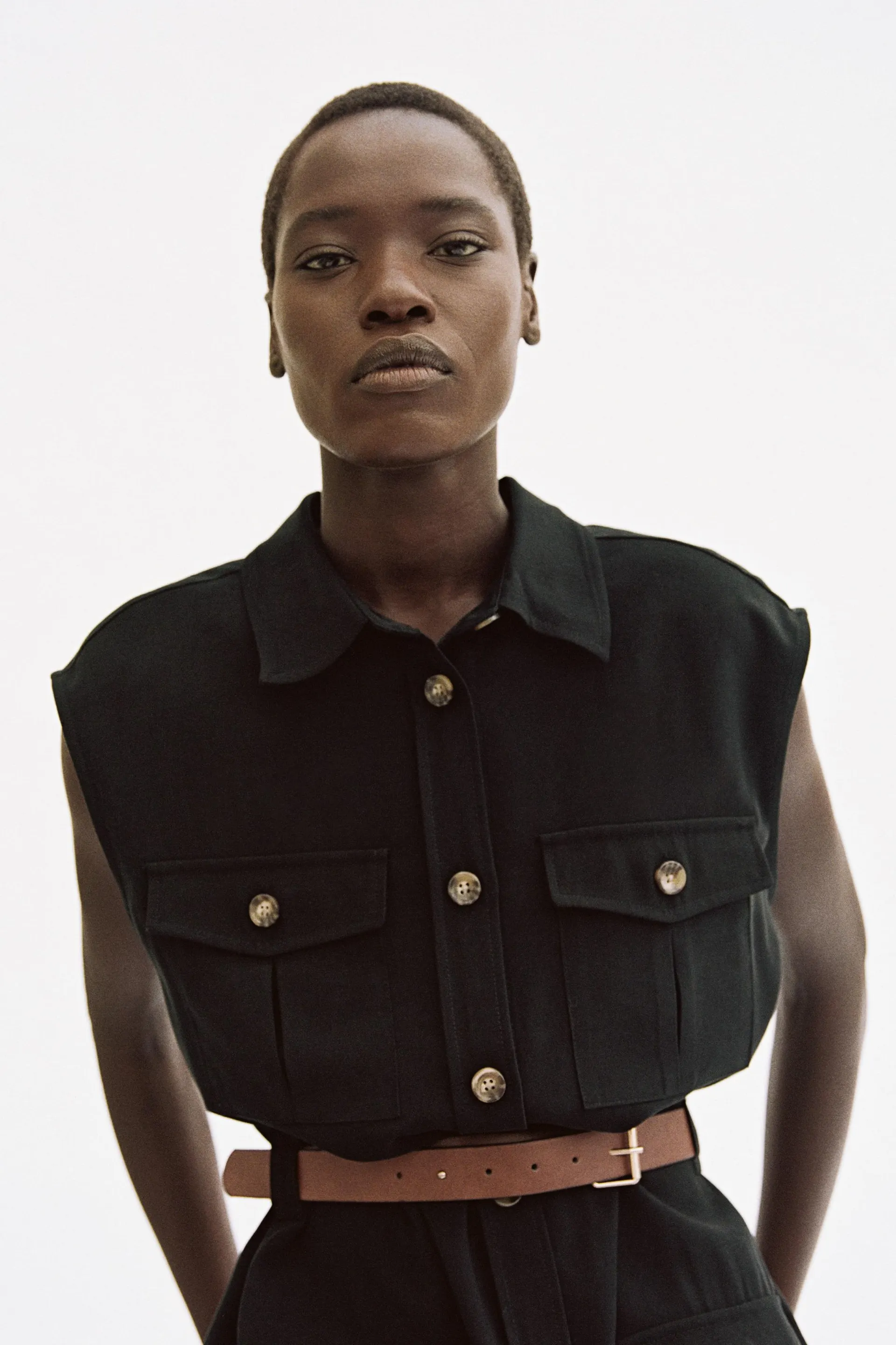 Vyöllinen cargomekko