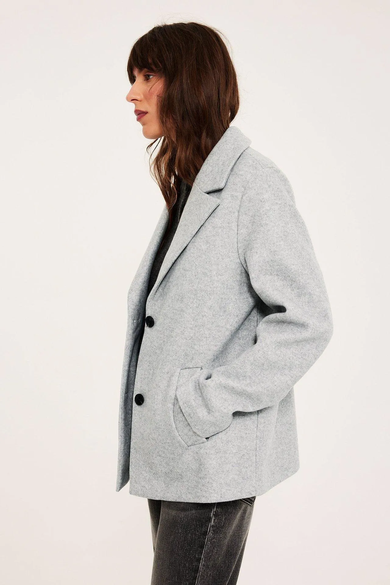 Kauluksellinen takki