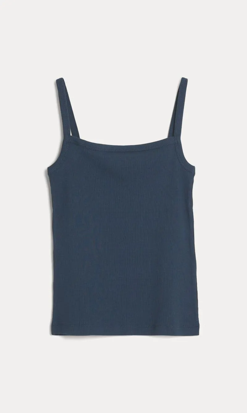 Ribbet singlet med smale stropper