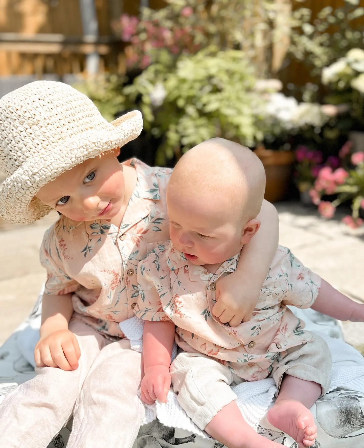 Kukallinen lyhythihainen paita