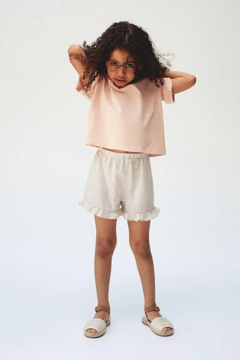 Pellavaiset shortsit