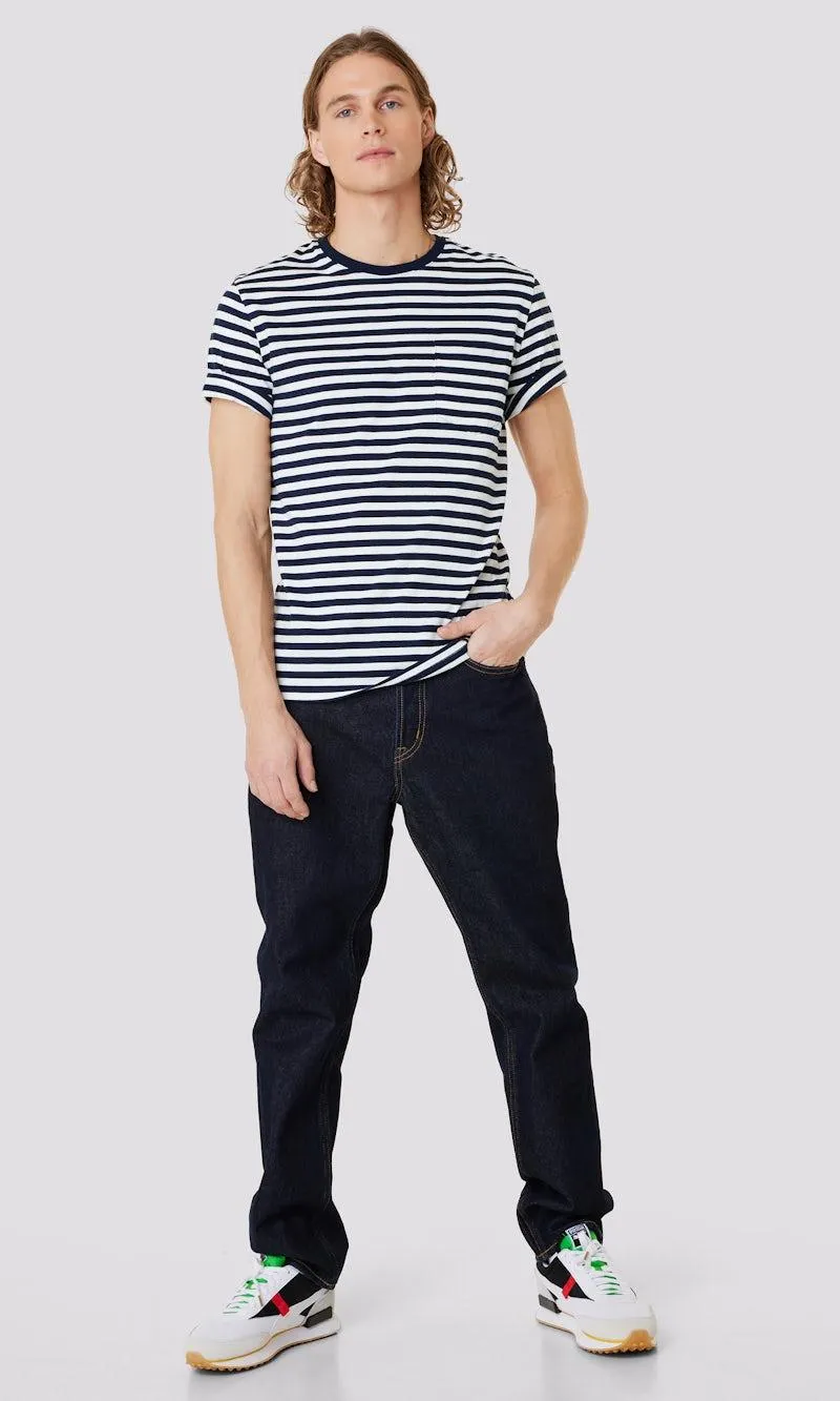 T-paita, jossa raidat