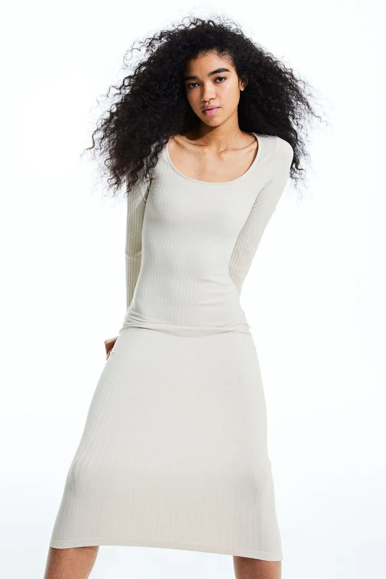 Ribattu bodycon-mekko