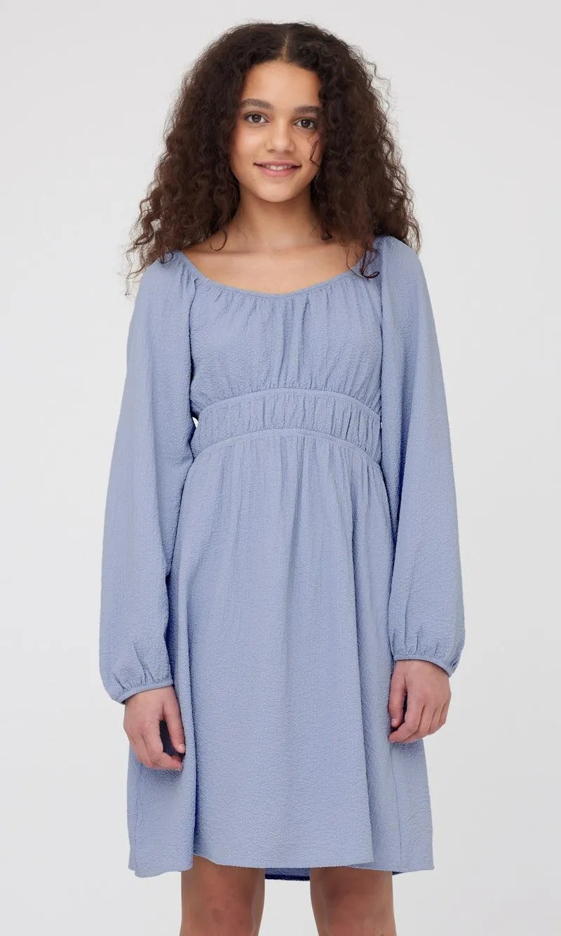 Pitkähihainen mekko