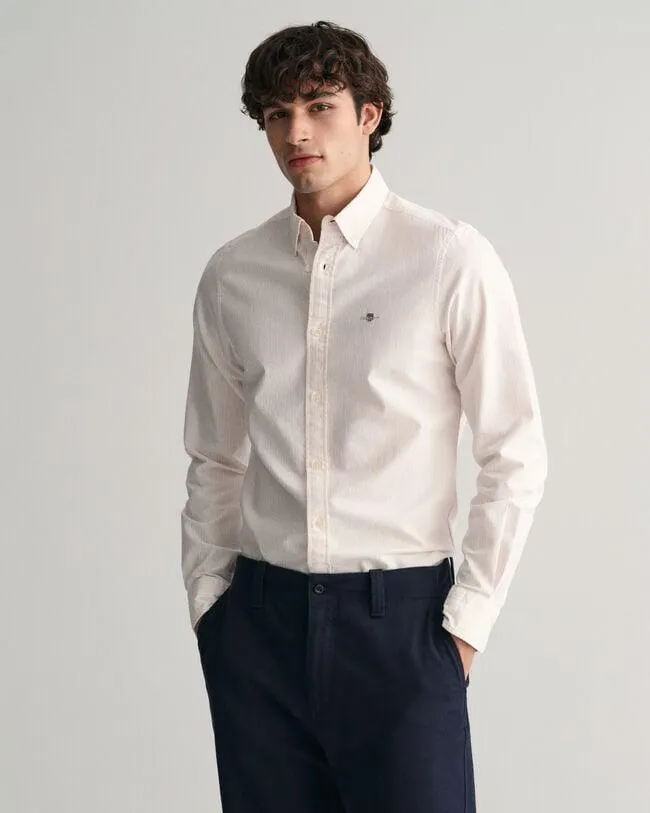 Slim fit ‑mitoitettu pystyraidallinen oxford-paita