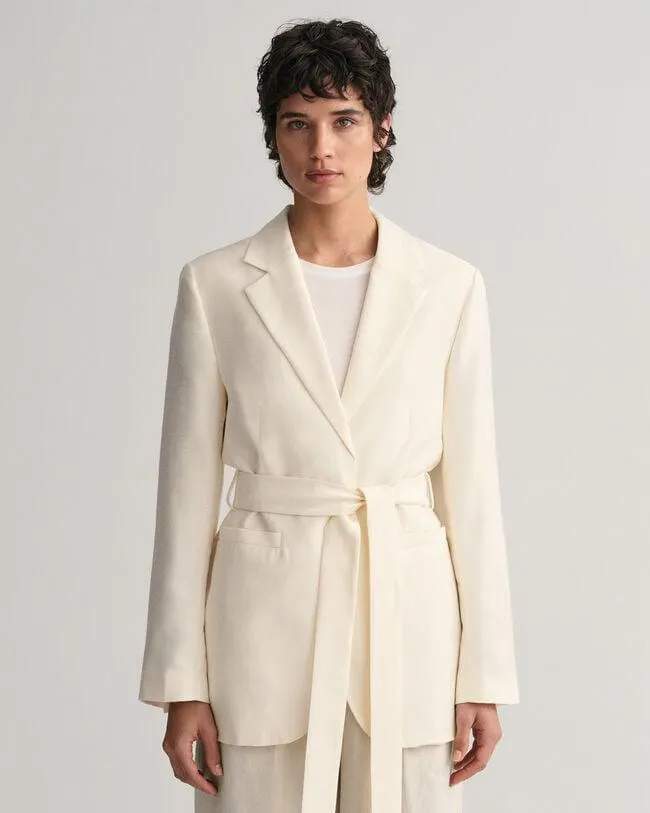 Kiinnitys yhdellä piilonapilla