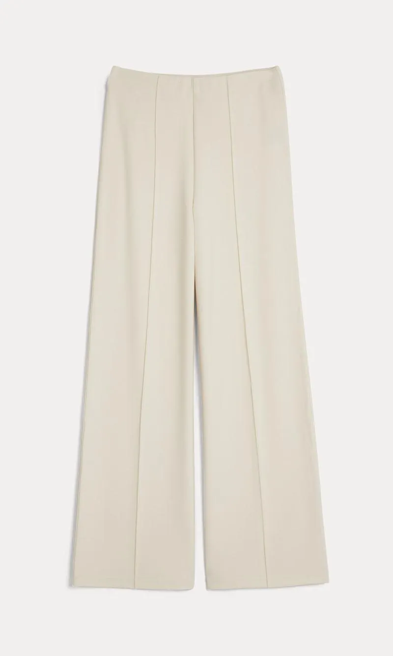 Housut, joissa suorat lahkeet