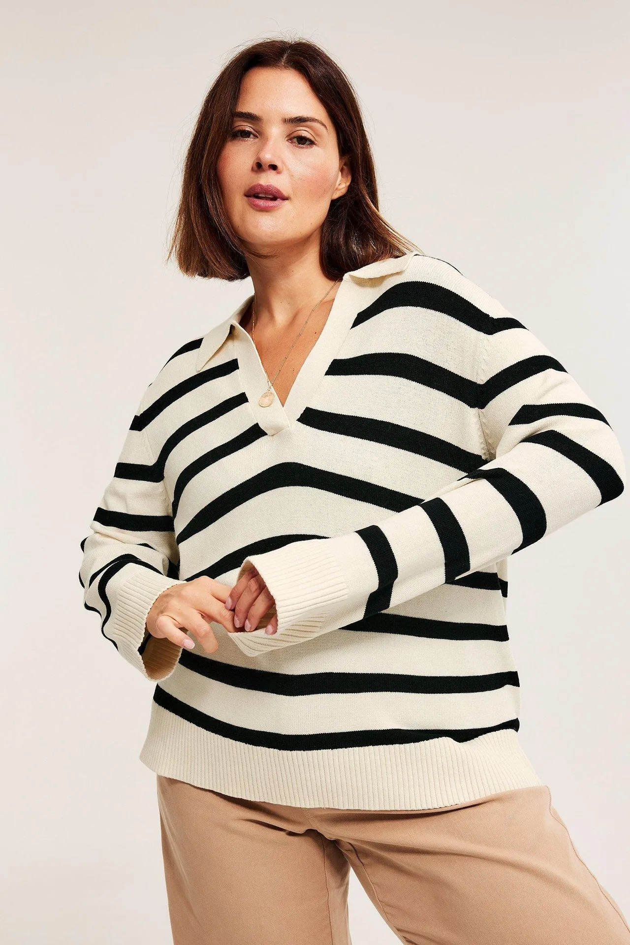 Neulepusero, jossa kaulus