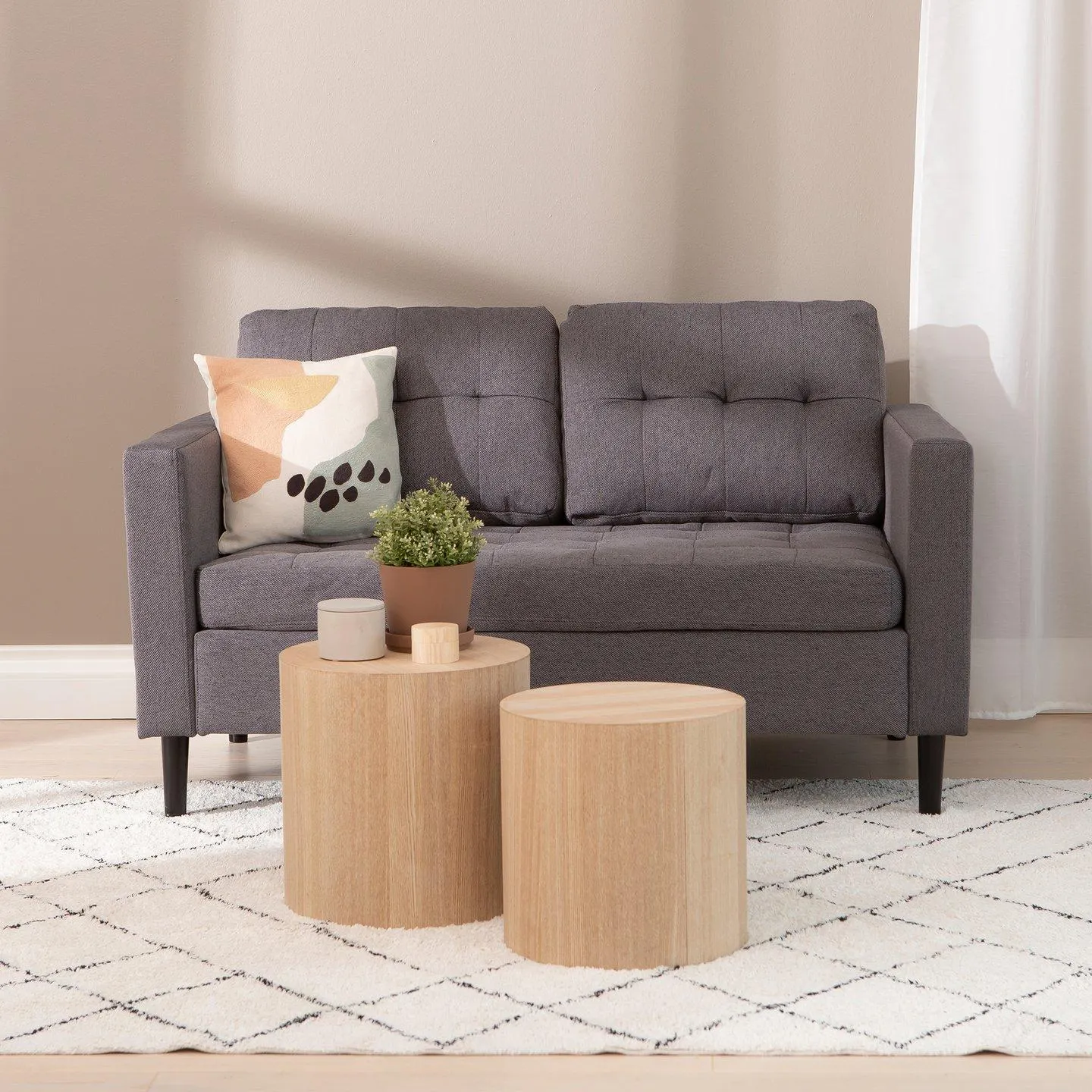 2-istuttava sohva tummanharmaa