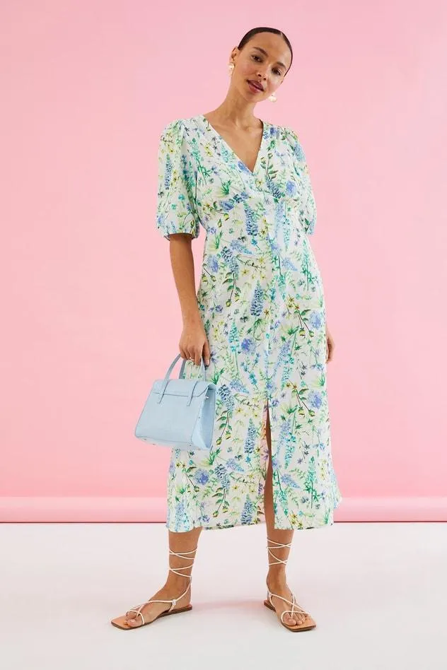 Kukkakuvioinen mekko