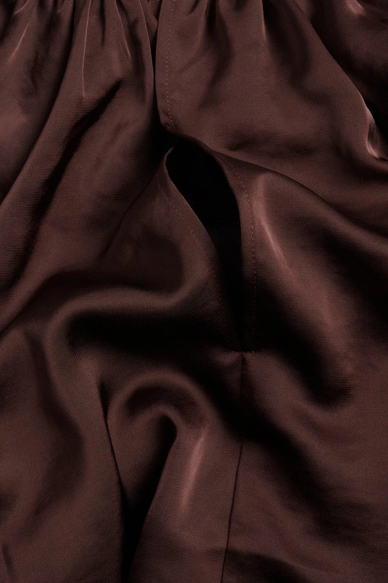 Paita, jossa on pallohihat