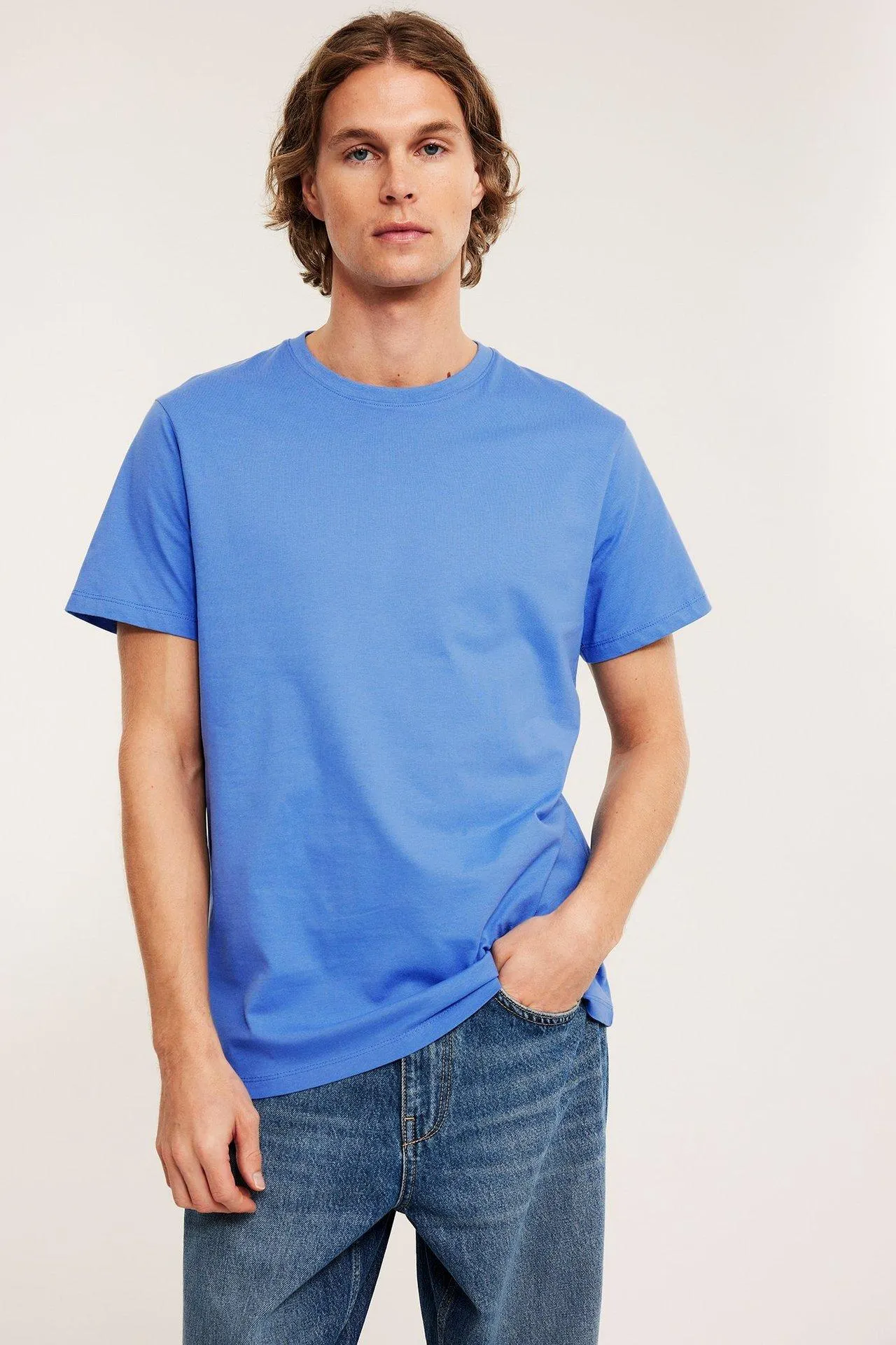 T-paita, jossa pyöreä pääntie