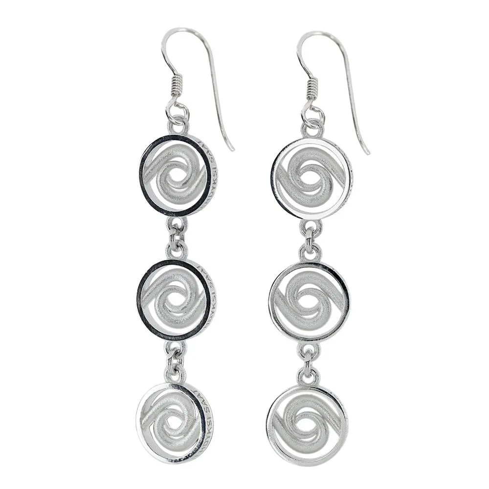 Lupaus hopeiset koukkukorvakorut