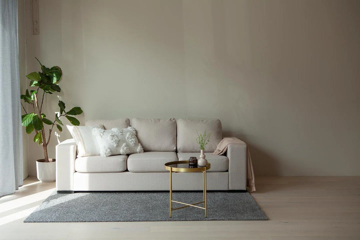 3-istuttava sohva beige