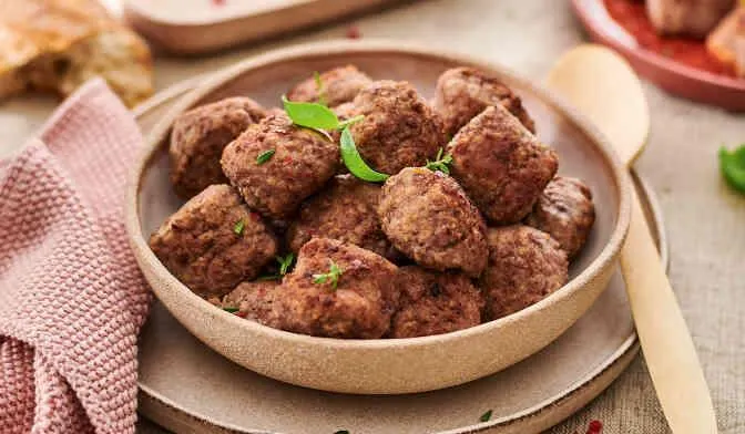 Boulettes au boeuf crues