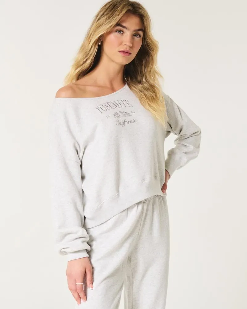 Easy Off-the-Shoulder Yosemite California Graphic Sweatshirt