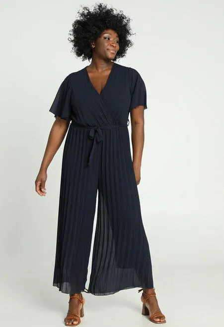 Combinaison unie et plissée avec col en cache-cœur et voile