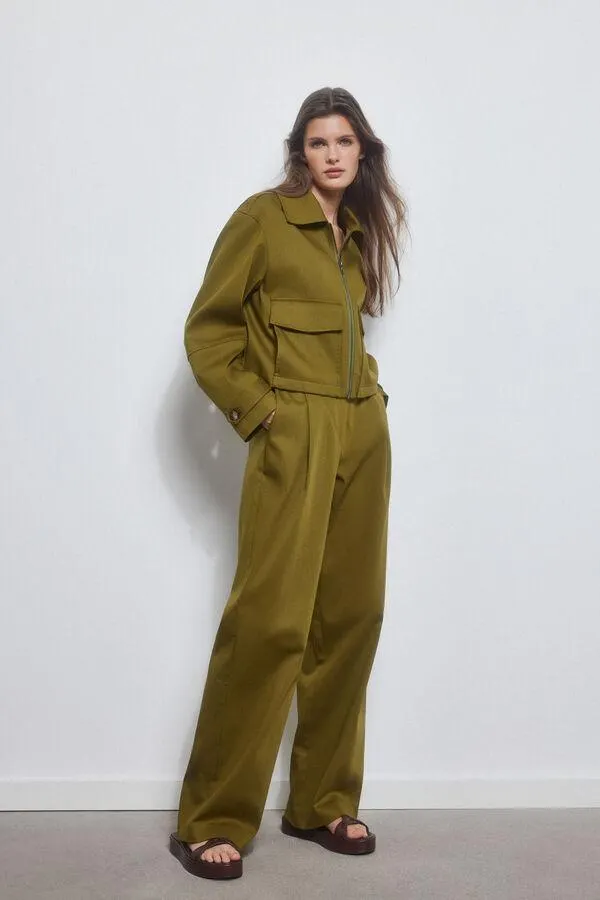 Chaqueta corta con bolsillos plastron