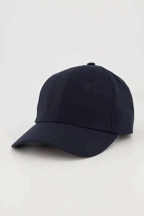 Casquette, réglable à l'arrière, visière