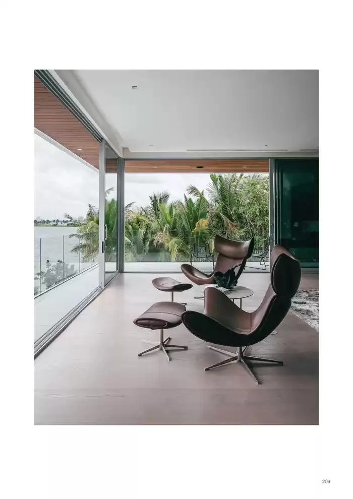 C O N T R A C T L O O K B O O K du 7 janvier au 31 décembre 2025 - Catalogue page 209