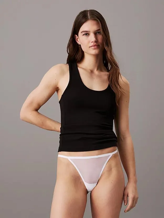 String en maille transparente