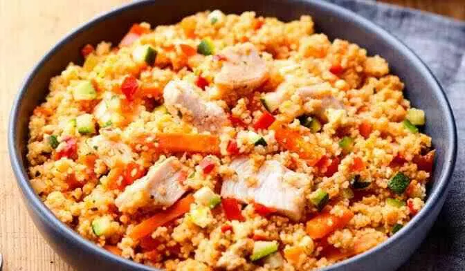 Semoule au poulet et aux petits légumes