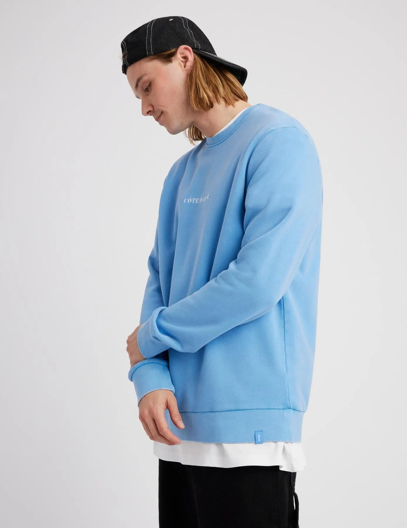 Sweat col rond avec broderie - bleu