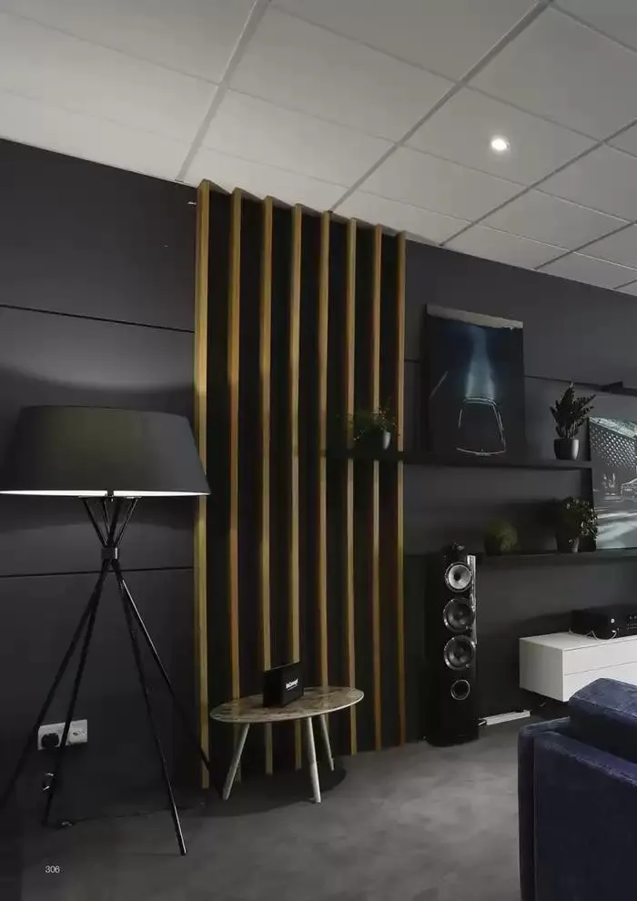 C O N T R A C T L O O K B O O K du 7 janvier au 31 décembre 2025 - Catalogue page 306