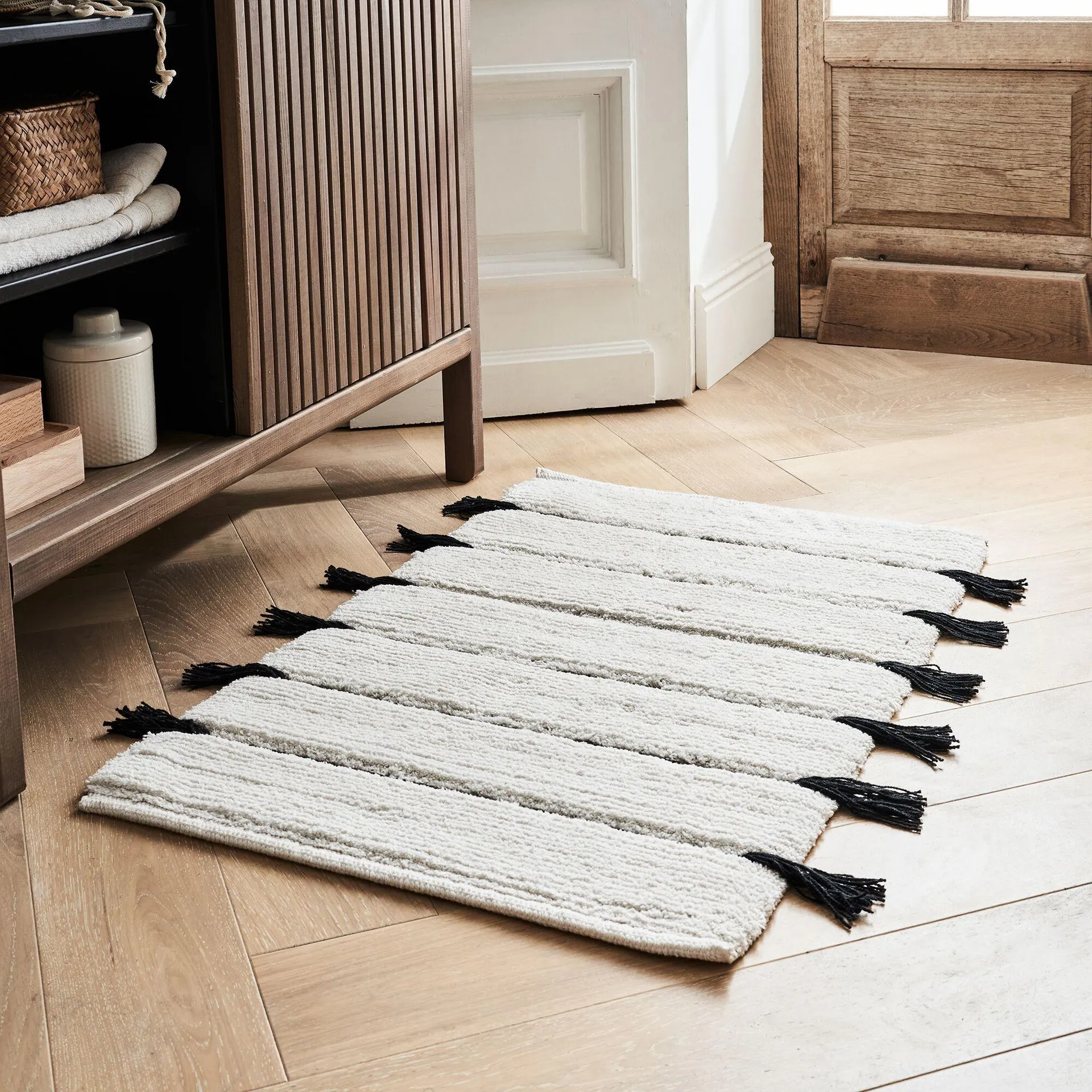 Tapis de bain à pompons en coton 50x80cm - blanc ventoux