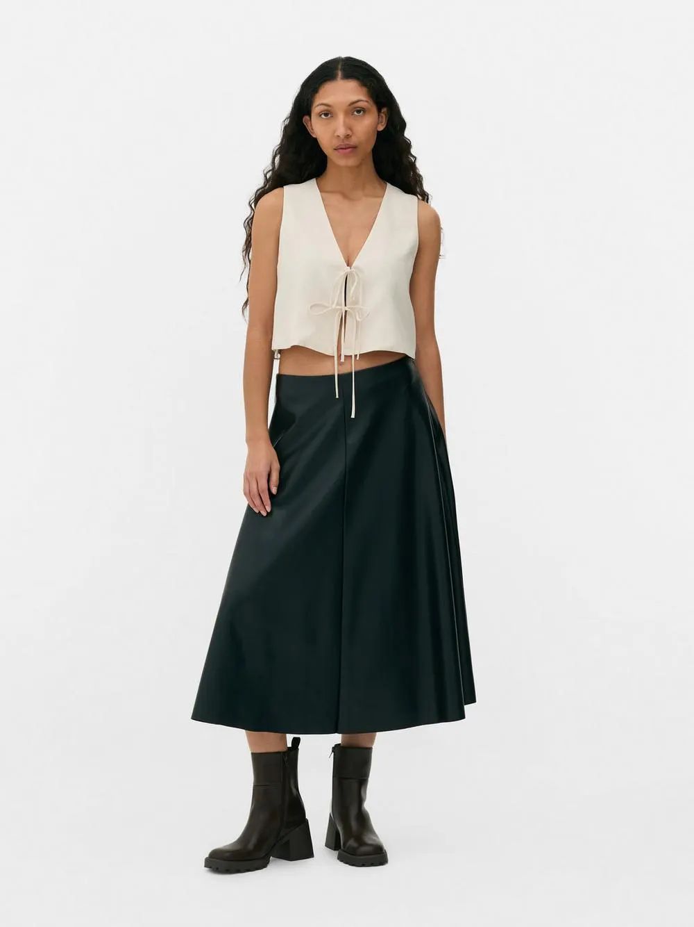 Top s/ mangas com nó à frente