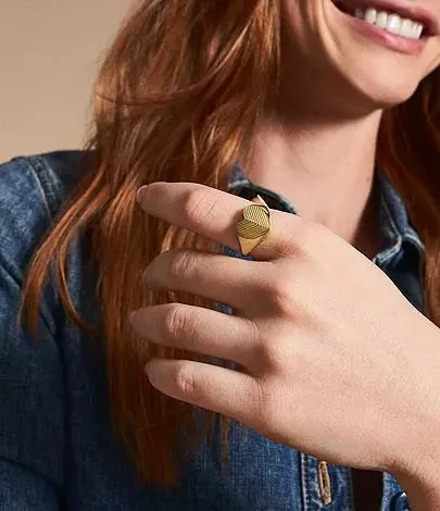 Chevalière cœur Harlow Linear Texture en acier inoxydable, doré