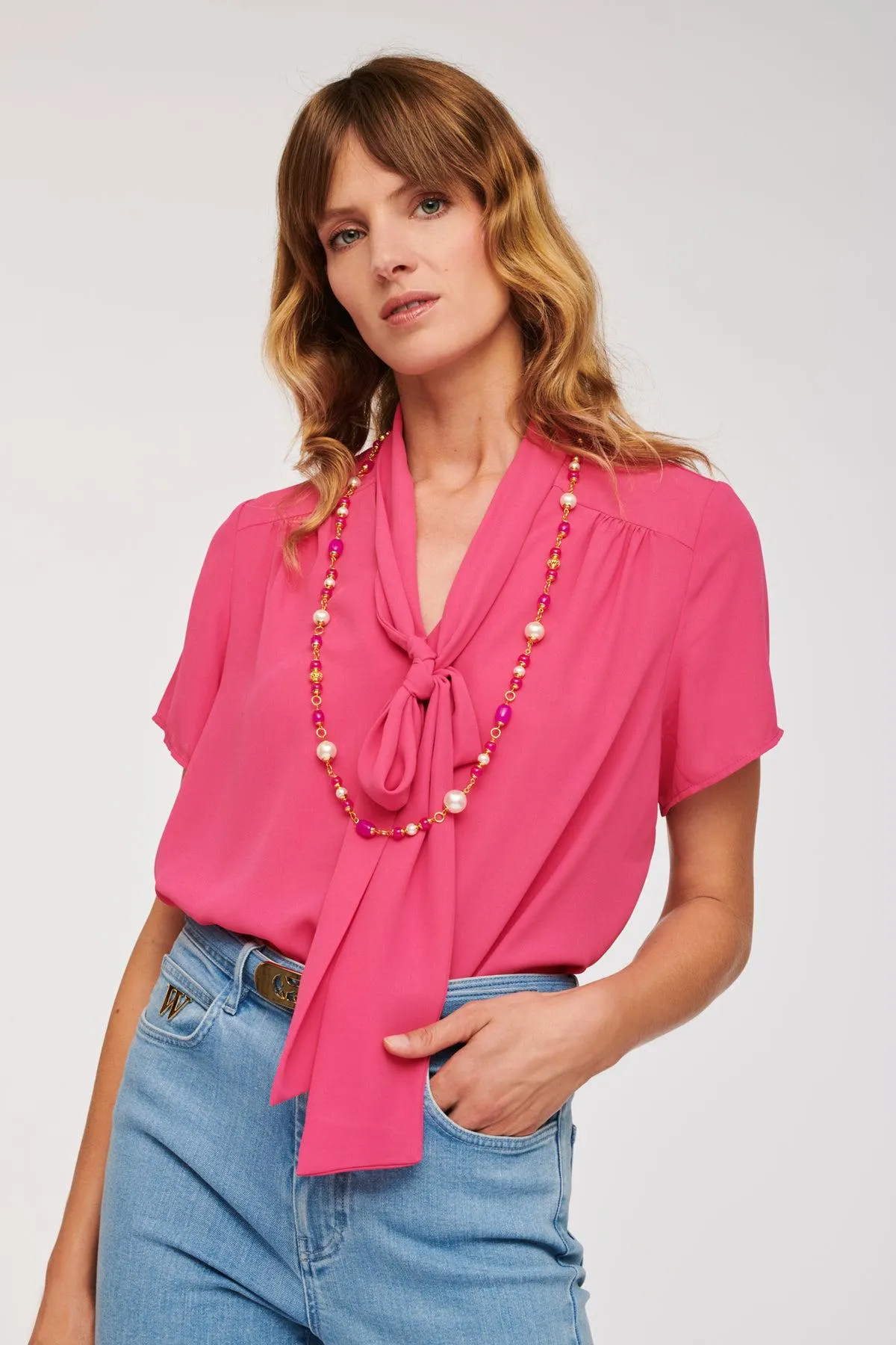 Blouse lavallière à manches courtes