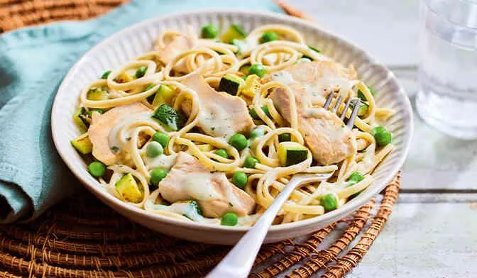 Emincés de dinde sauce au citron, linguine complète et légumes verts