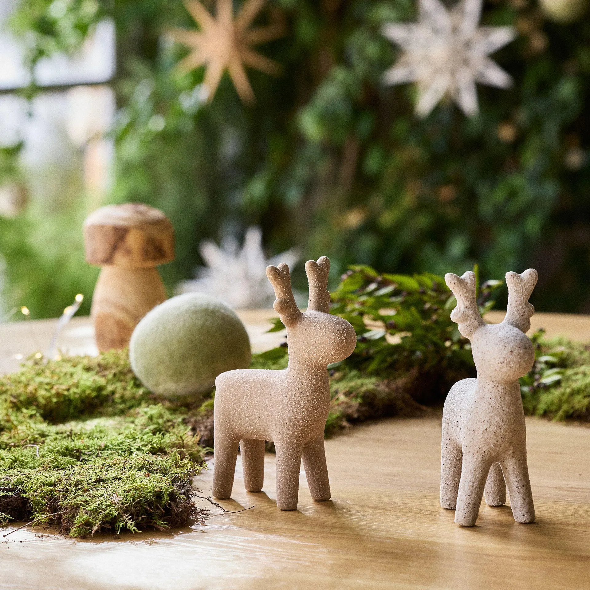 Cerf à poser H18,5cm - beige (modèle aléatoire)