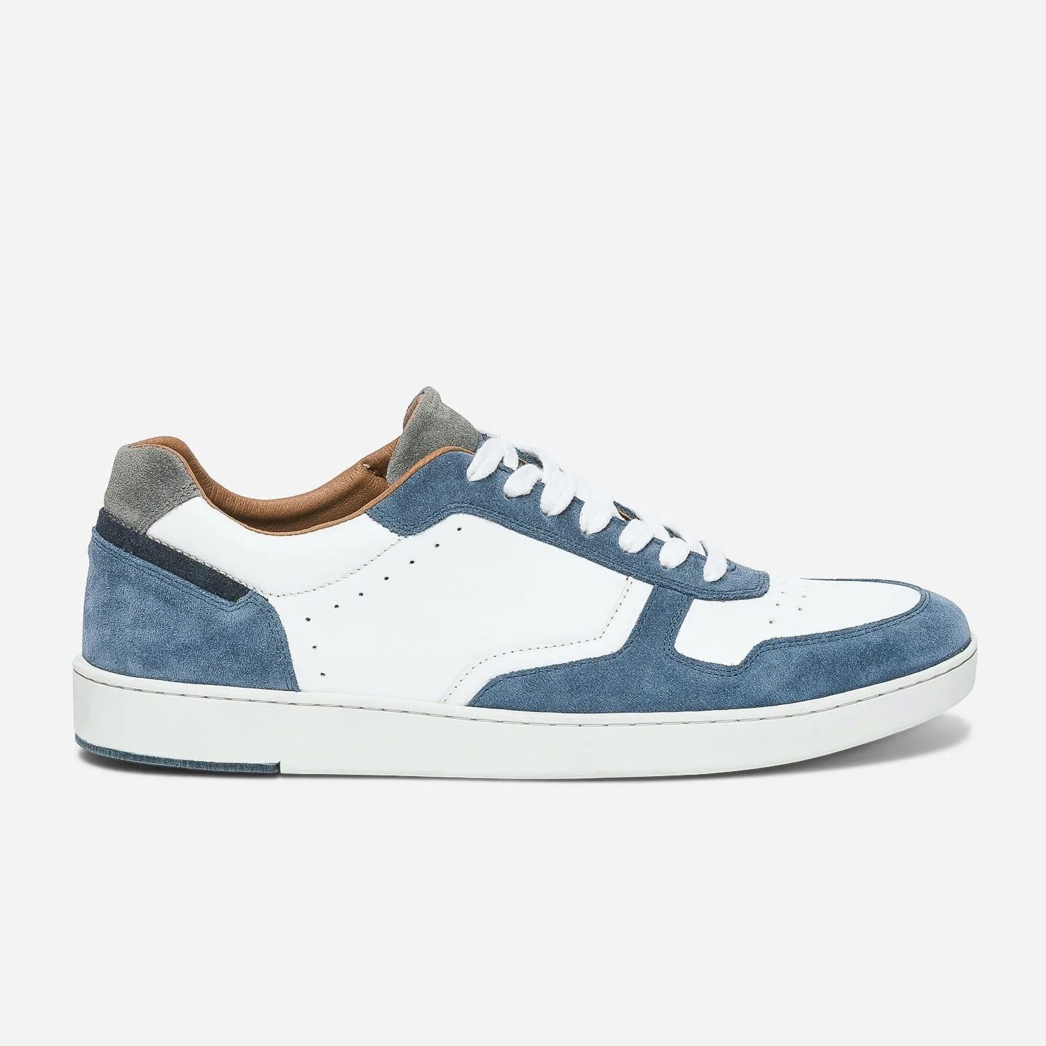 Tennis blanche et bleue en cuir éco-conçu