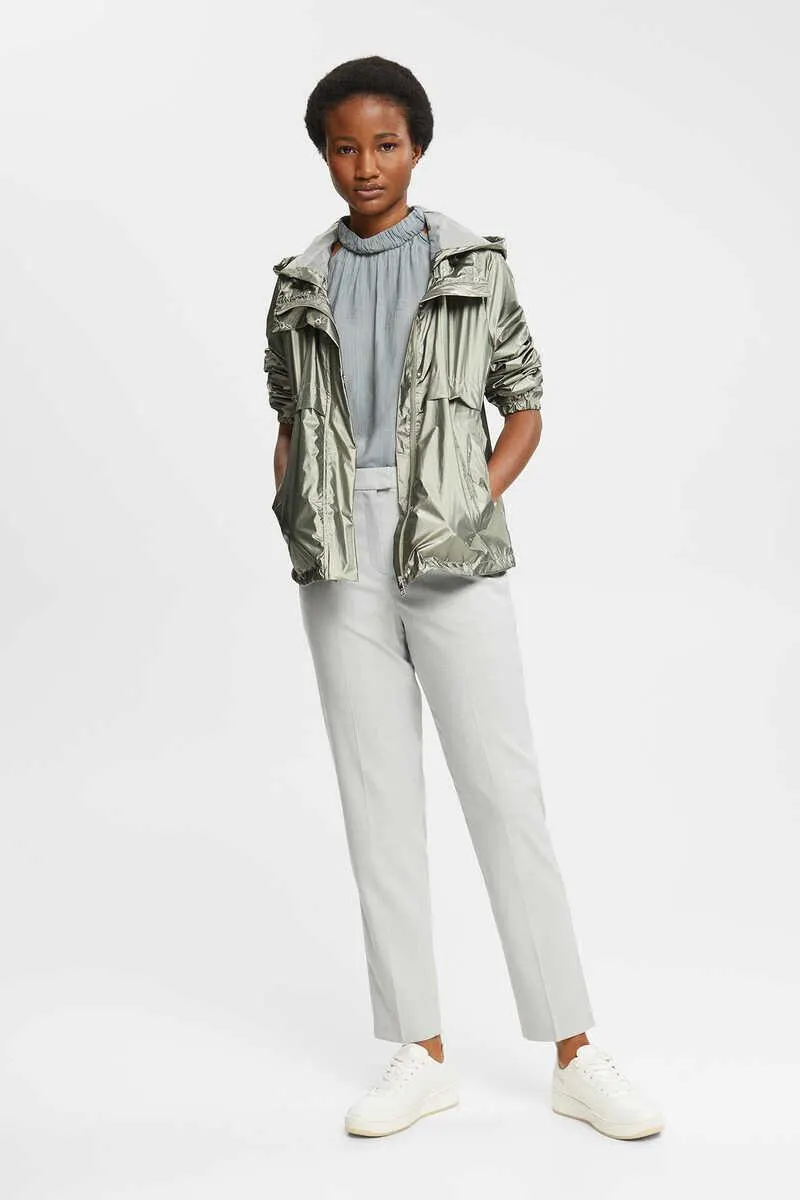 Chaqueta corta impermeable metalizada
