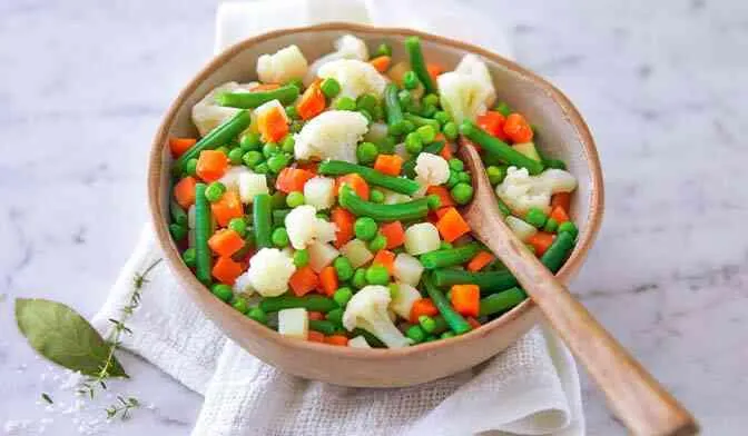 Jardinière de légumes bio, France ou Italie