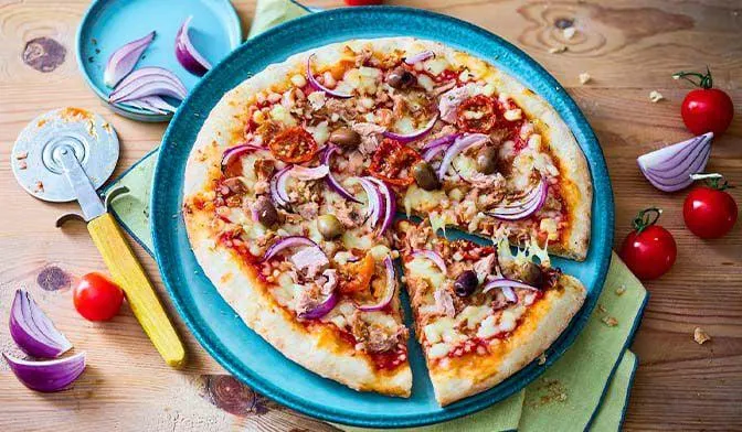 Pizza thon, tomate, olive