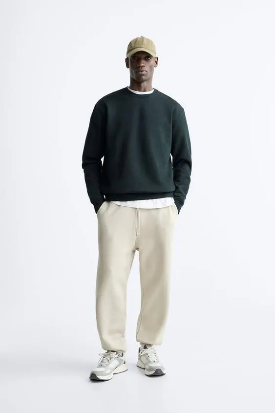 ROUND NECK SWEATSHIRT