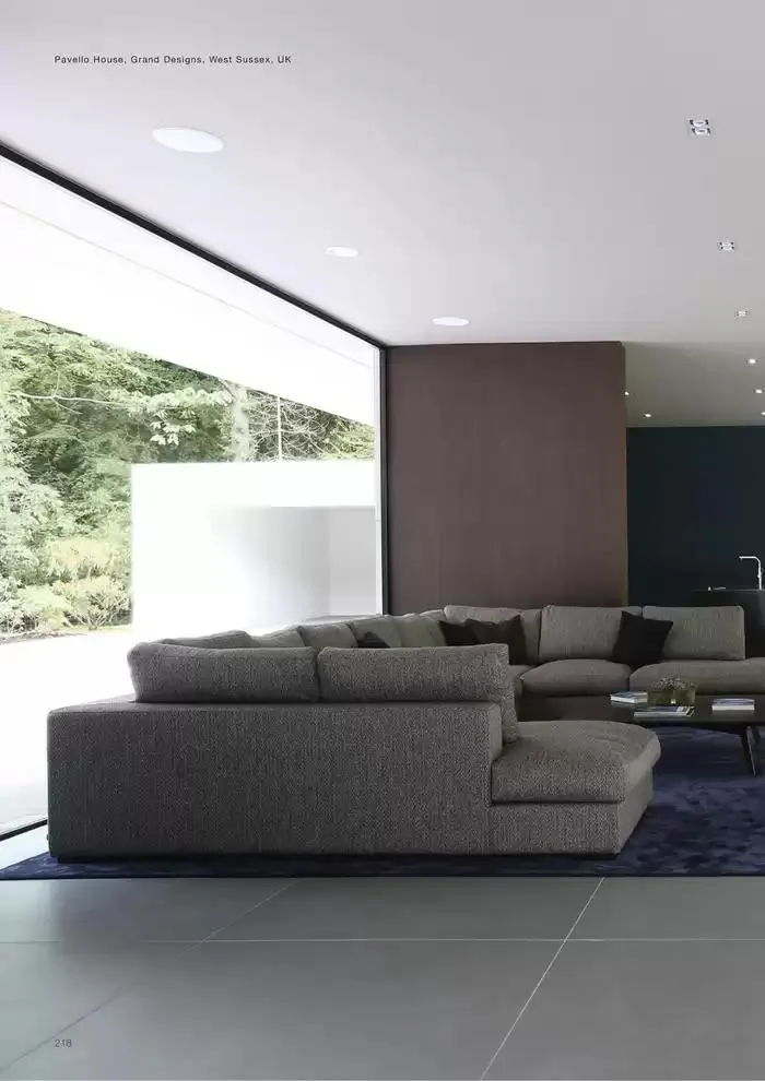 C O N T R A C T L O O K B O O K du 7 janvier au 31 décembre 2025 - Catalogue page 218