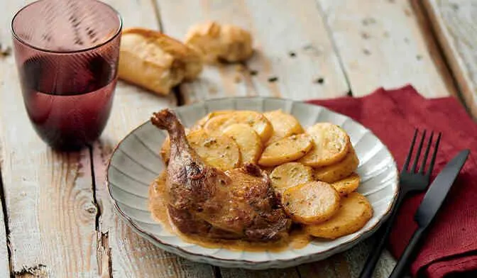 Cuisse de canard confite sauce au poivre vert