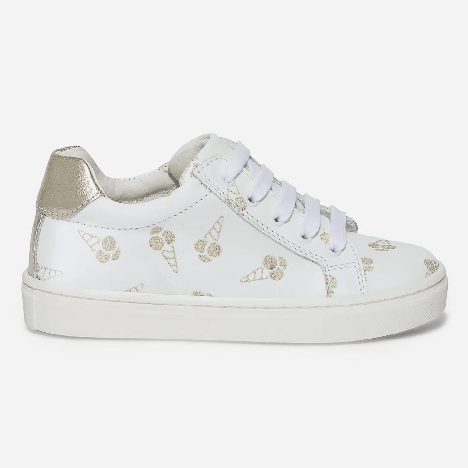 Tennis blanche à glaces dorées